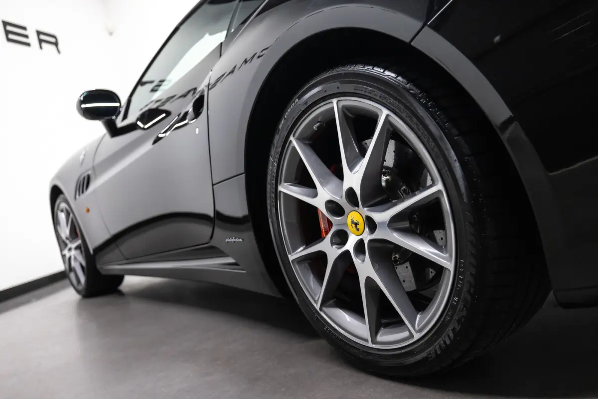 4.3 V8 30 Btw auto, (€ 107.396,69 Ex B.T.W) DEALER AUTO Dealer auto
