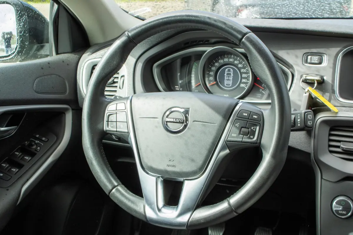 2.0 T2 Inscription|Parkeersensor achter|Bleutooth|Airco