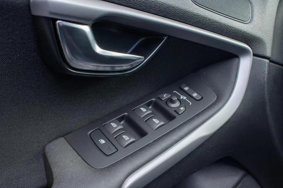 2.0 T2 Inscription|Parkeersensor achter|Bleutooth|Airco