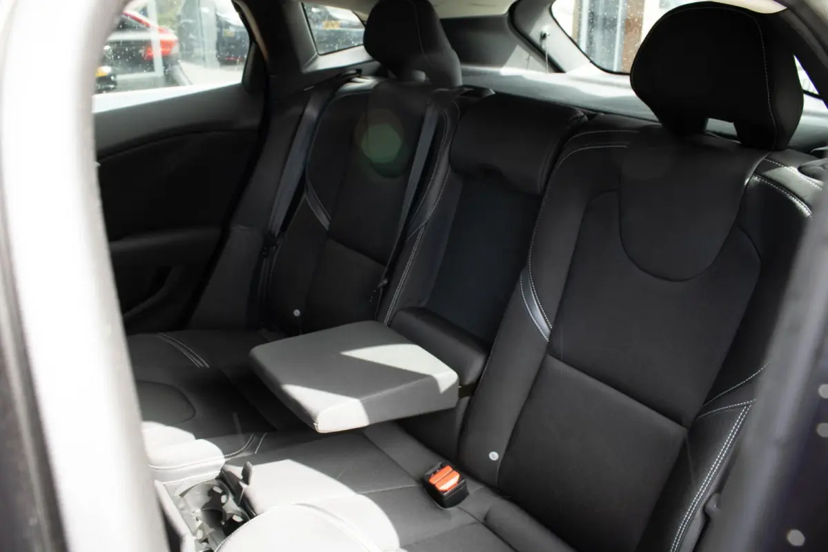 2.0 T2 Inscription|Parkeersensor achter|Bleutooth|Airco