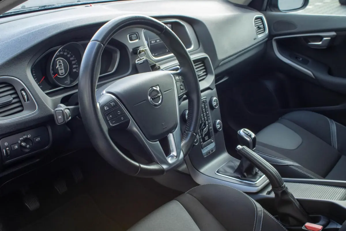 2.0 T2 Inscription|Parkeersensor achter|Bleutooth|Airco