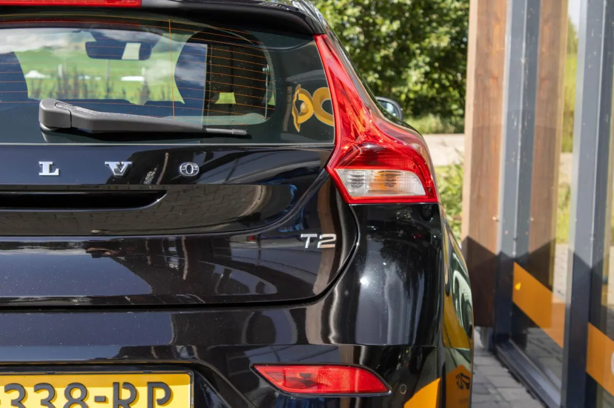 2.0 T2 Inscription|Parkeersensor achter|Bleutooth|Airco