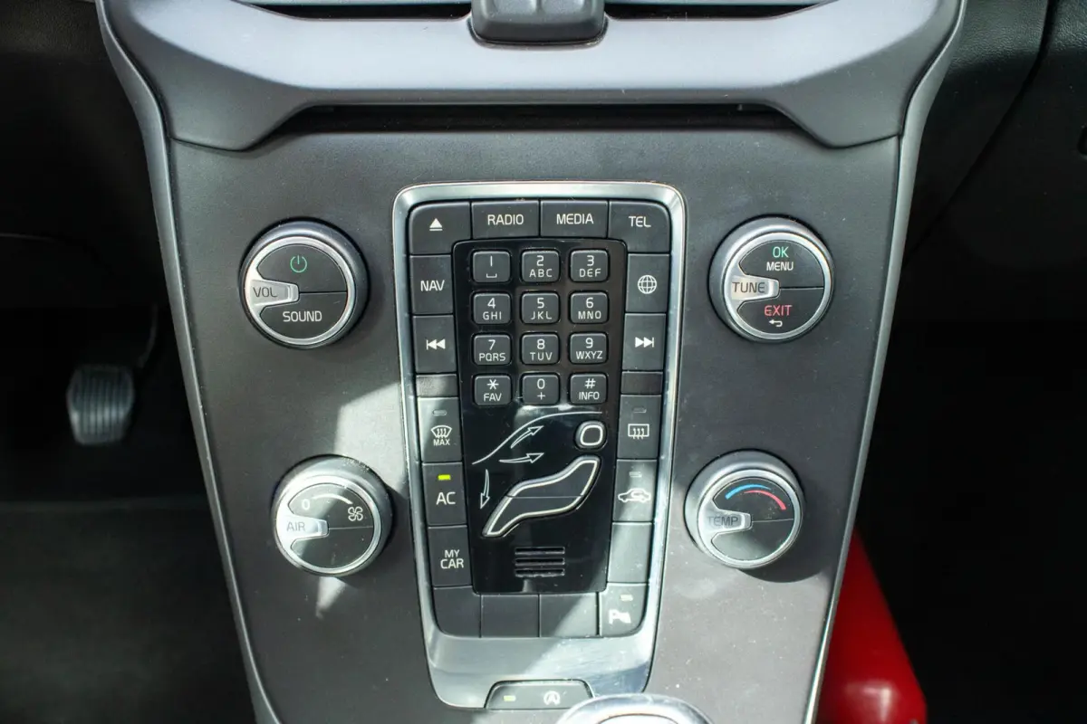 2.0 T2 Inscription|Parkeersensor achter|Bleutooth|Airco