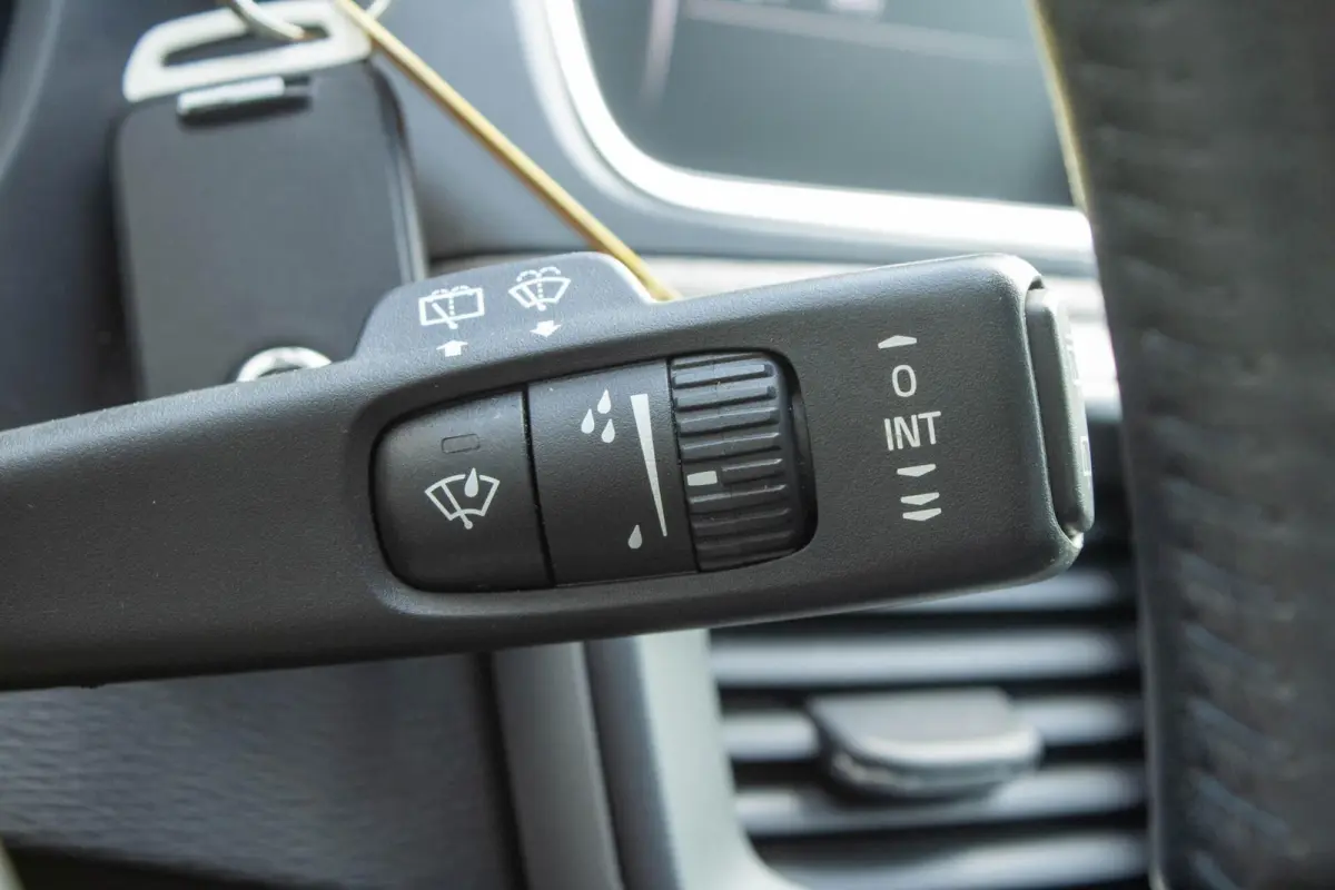2.0 T2 Inscription|Parkeersensor achter|Bleutooth|Airco