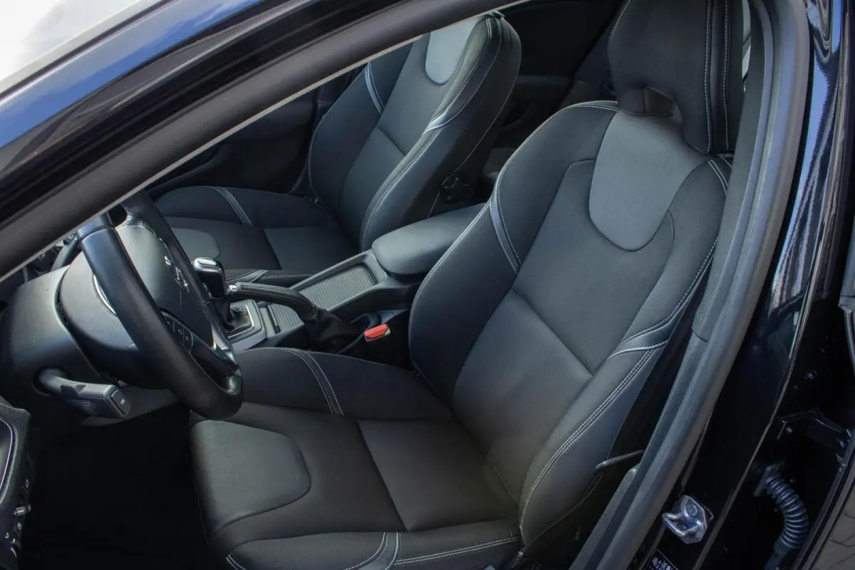 2.0 T2 Inscription|Parkeersensor achter|Bleutooth|Airco