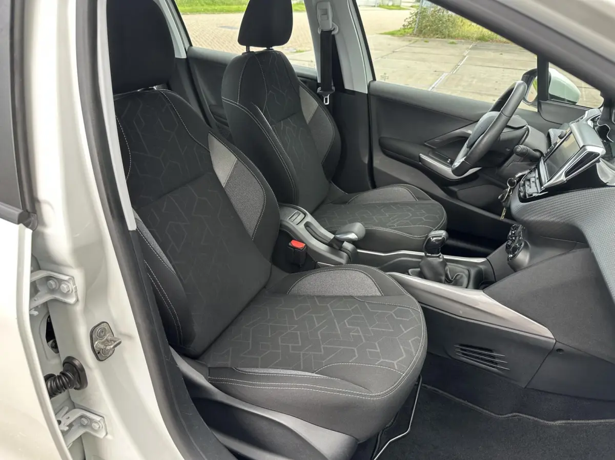 1.2 PureTech Blue Lion Carplay nieuwe apk!