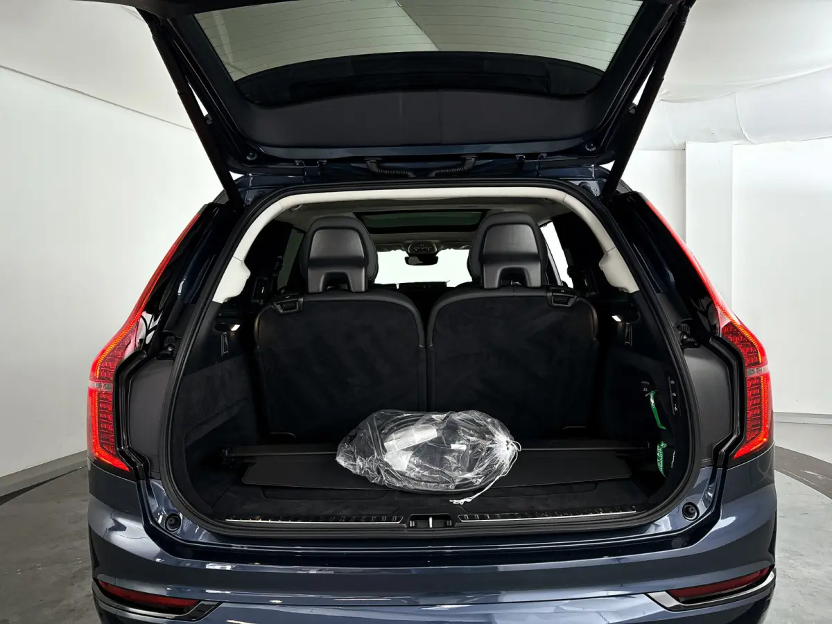 T8 Plug-in hybrid AWD Ultra Dark | SOH 100% | Panoramadak | 360° camera | Bowers & Wilkins | Luchtvering | Head-up display | Stoelventilatie | Trekhaak
