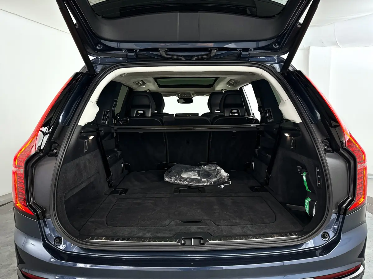 T8 Plug-in hybrid AWD Ultra Dark | SOH 100% | Panoramadak | 360° camera | Bowers & Wilkins | Luchtvering | Head-up display | Stoelventilatie | Trekhaak
