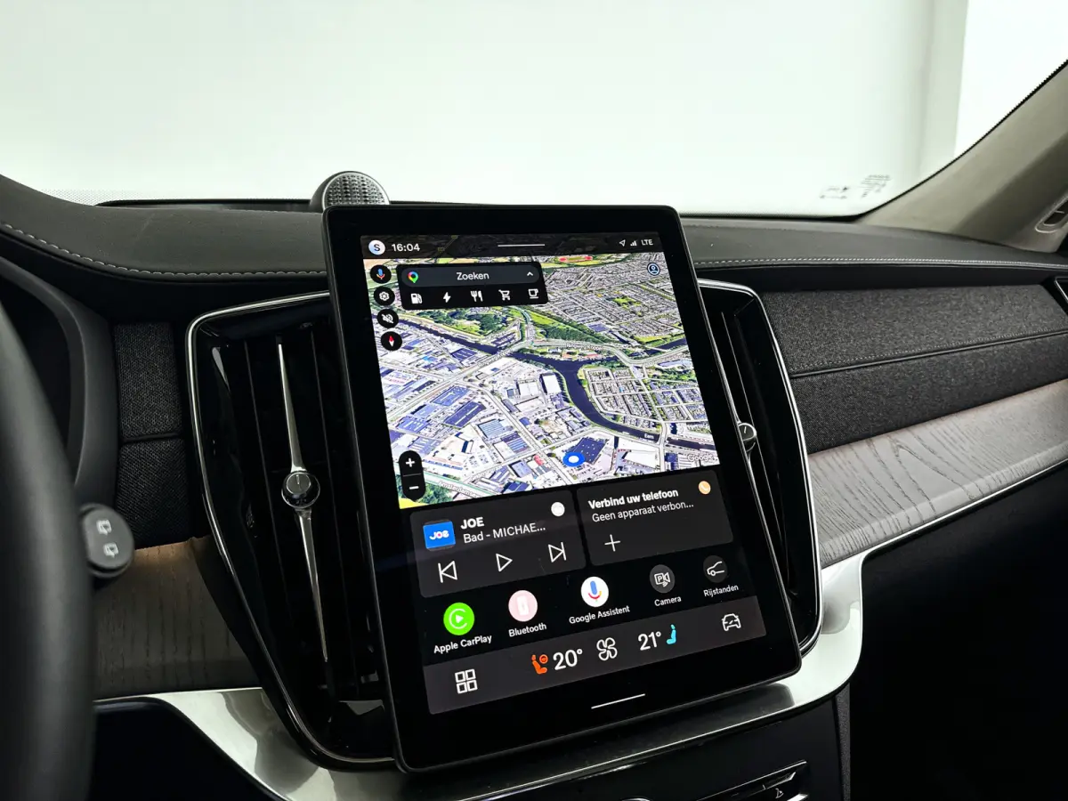 T8 Plug-in hybrid AWD Ultra Dark | SOH 100% | Panoramadak | 360° camera | Bowers & Wilkins | Luchtvering | Head-up display | Stoelventilatie | Trekhaak