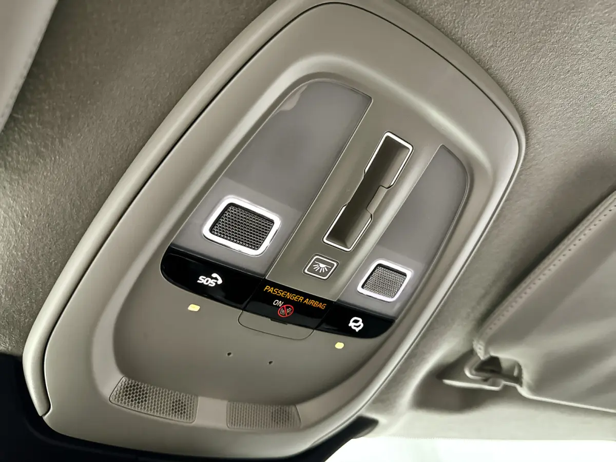 T8 Plug-in hybrid AWD Ultra Dark | SOH 100% | Panoramadak | 360° camera | Bowers & Wilkins | Luchtvering | Head-up display | Stoelventilatie | Trekhaak