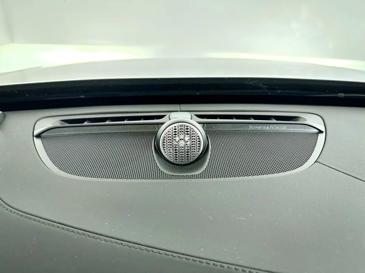 T8 Plug-in hybrid AWD Ultra Dark | SOH 100% | Panoramadak | 360° camera | Bowers & Wilkins | Luchtvering | Head-up display | Stoelventilatie | Trekhaak