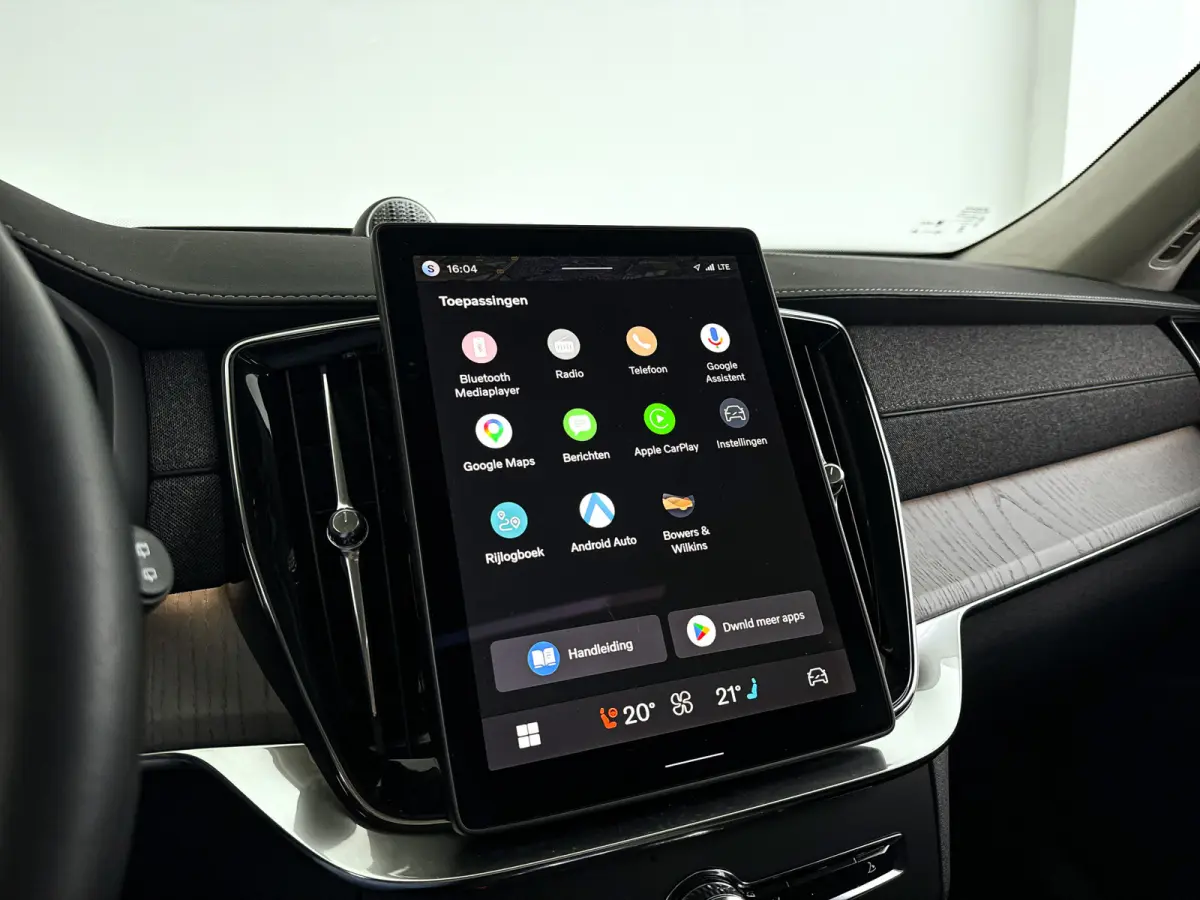 T8 Plug-in hybrid AWD Ultra Dark | SOH 100% | Panoramadak | 360° camera | Bowers & Wilkins | Luchtvering | Head-up display | Stoelventilatie | Trekhaak