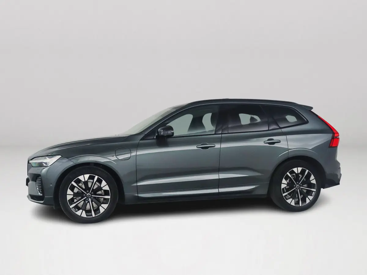 T6 Plug-in hybrid AWD Ultra Dark | SOH 100% | Panoramadak | 360° camera | Luchtvering | Head-up display | Luchtvering | Stoel- en stuurverwarming | Trekhaak