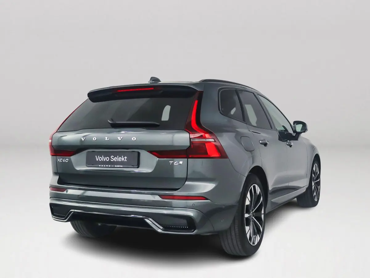 T6 Plug-in hybrid AWD Ultra Dark | SOH 100% | Panoramadak | 360° camera | Luchtvering | Head-up display | Luchtvering | Stoel- en stuurverwarming | Trekhaak