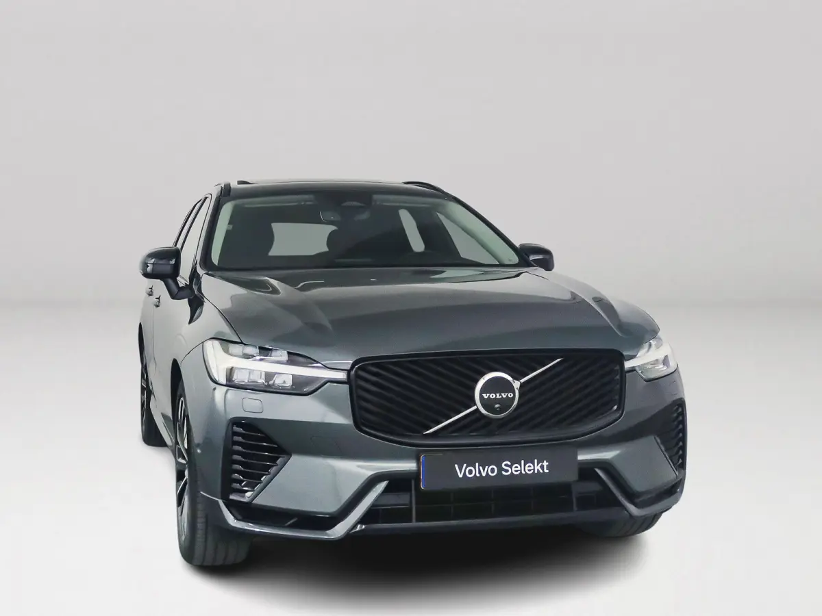T6 Plug-in hybrid AWD Ultra Dark | SOH 100% | Panoramadak | 360° camera | Luchtvering | Head-up display | Luchtvering | Stoel- en stuurverwarming | Trekhaak