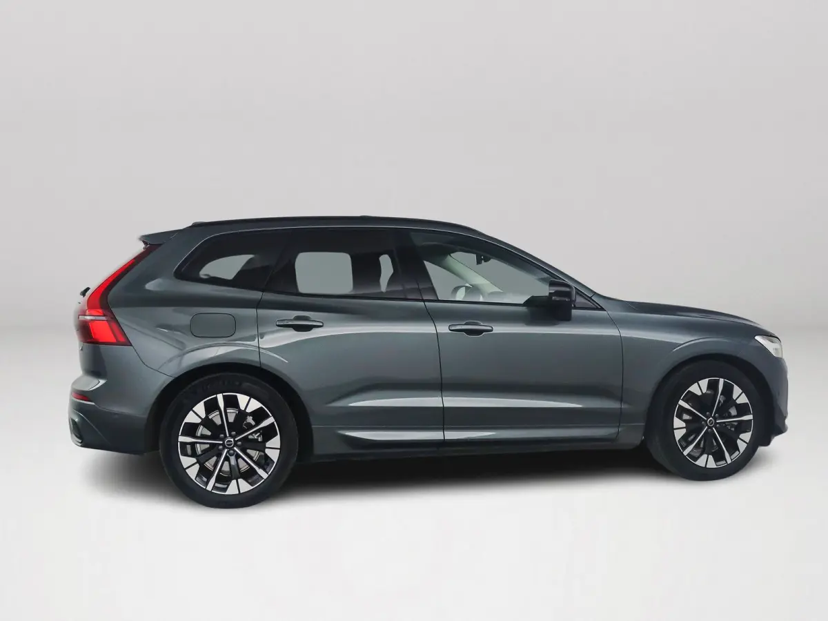 T6 Plug-in hybrid AWD Ultra Dark | SOH 100% | Panoramadak | 360° camera | Luchtvering | Head-up display | Luchtvering | Stoel- en stuurverwarming | Trekhaak