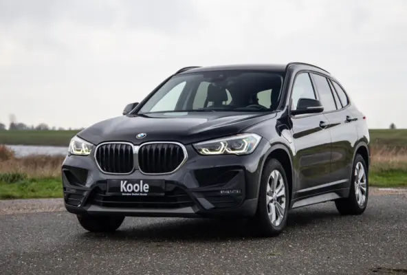 xDrive25e Executive CAMERA / CARPLAY / HEAD UP DISPLAY / LEDER / LED / CRUISE CONTROLE / STOELVERWARMING