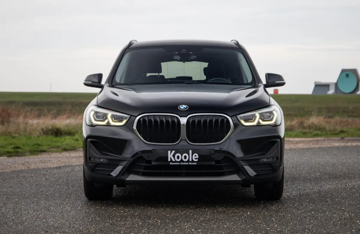 xDrive25e Executive CAMERA / CARPLAY / HEAD UP DISPLAY / LEDER / LED / CRUISE CONTROLE / STOELVERWARMING
