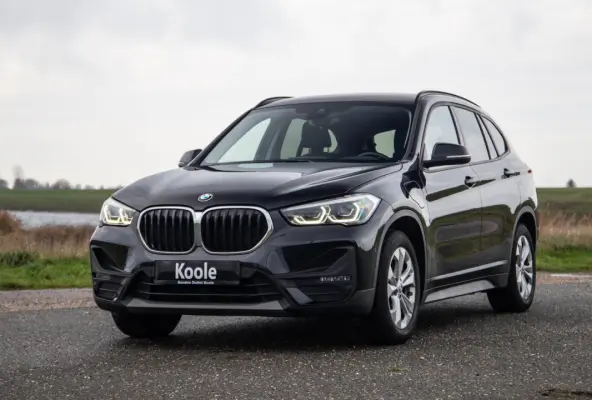 xDrive25e Executive CAMERA / CARPLAY / HEAD UP DISPLAY / LEDER / LED / CRUISE CONTROLE / STOELVERWARMING