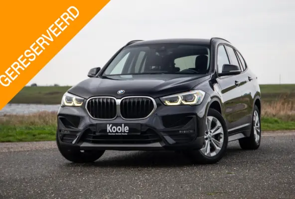 xDrive25e Executive CAMERA / CARPLAY / HEAD UP DISPLAY / LEDER / LED / CRUISE CONTROLE / STOELVERWARMING