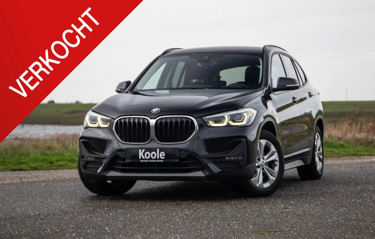 xDrive25e Executive CAMERA / CARPLAY / HEAD UP DISPLAY / LEDER / LED / CRUISE CONTROLE / STOELVERWARMING