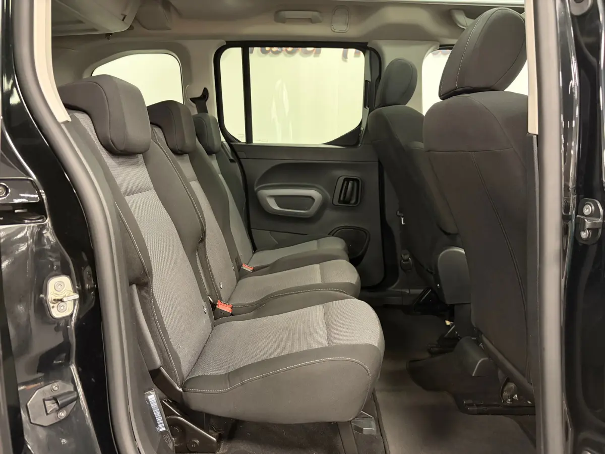 1.2 Turbo L1*5Pers*Design*Panoramadak*PDC*Camera*Navi*Trekhaak*Apple-Carplay*Cruise-Control*