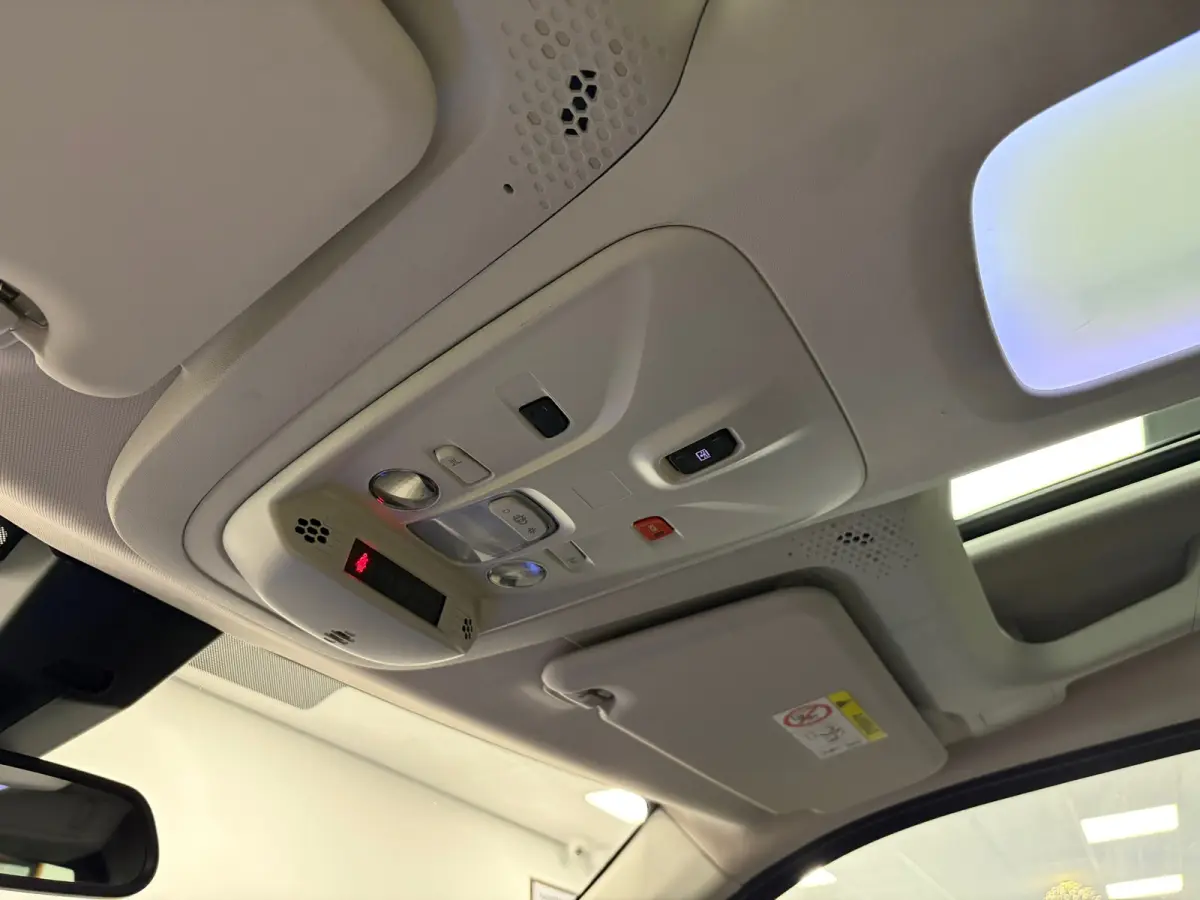 1.2 Turbo L1*5Pers*Design*Panoramadak*PDC*Camera*Navi*Trekhaak*Apple-Carplay*Cruise-Control*