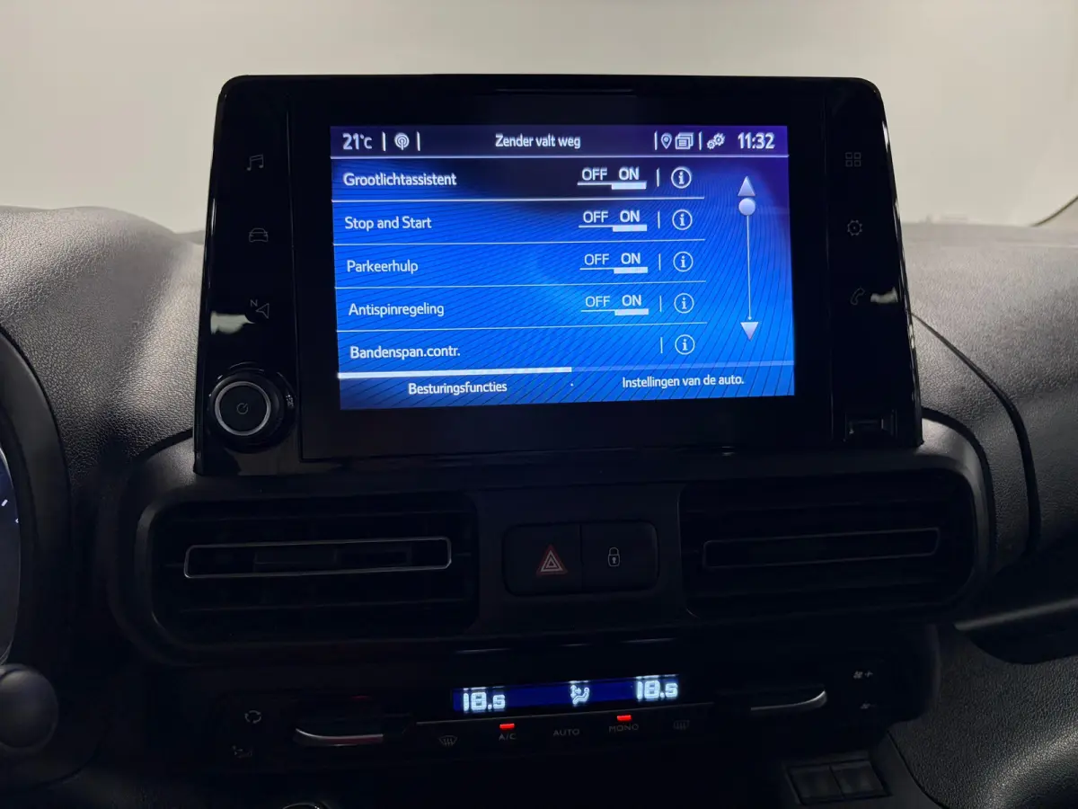 1.2 Turbo L1*5Pers*Design*Panoramadak*PDC*Camera*Navi*Trekhaak*Apple-Carplay*Cruise-Control*