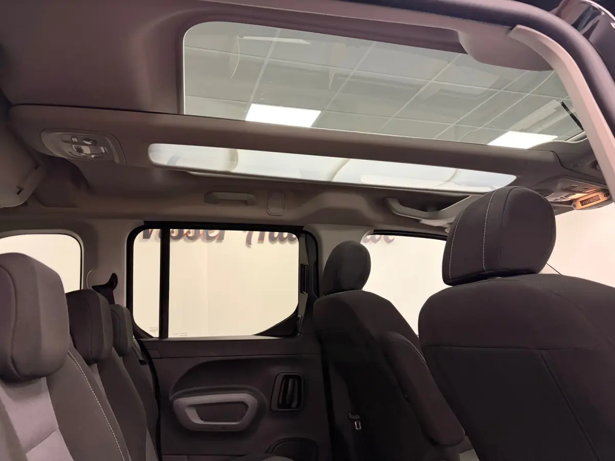 1.2 Turbo L1*5Pers*Design*Panoramadak*PDC*Camera*Navi*Trekhaak*Apple-Carplay*Cruise-Control*