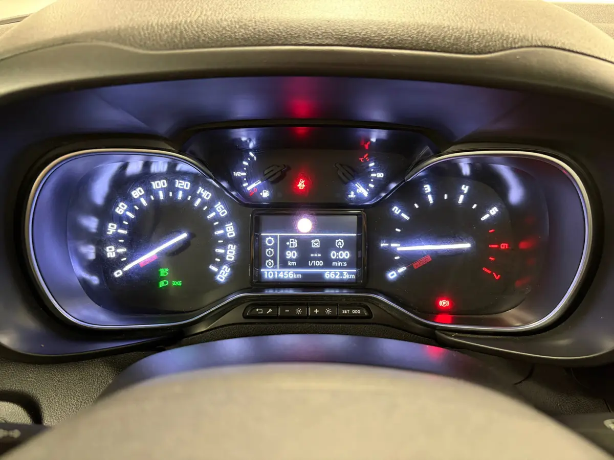 1.2 Turbo L1*5Pers*Design*Panoramadak*PDC*Camera*Navi*Trekhaak*Apple-Carplay*Cruise-Control*