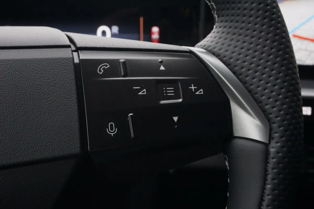 1.2 Turbo Hybrid GS HUD|360 camera!