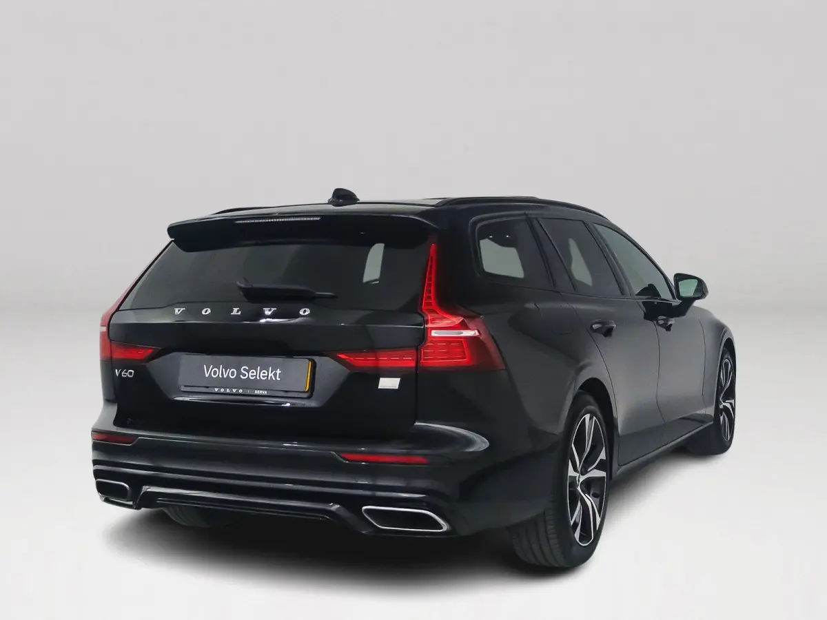 T6 Plug-in hybrid AWD Plus Dark | Panoramadak | Parkeercamera | Stoel- en stuurverwarming | Trekhaak