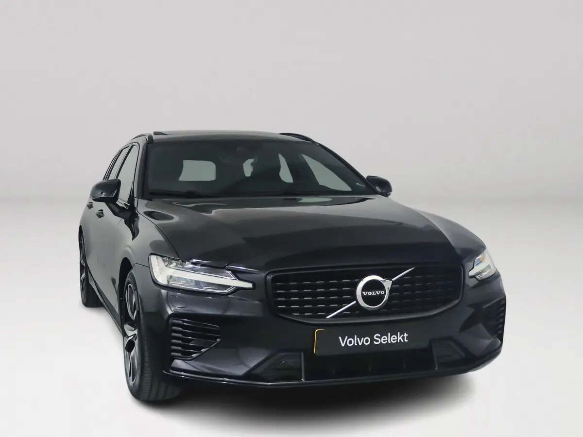 T6 Plug-in hybrid AWD Plus Dark | Panoramadak | Parkeercamera | Stoel- en stuurverwarming | Trekhaak