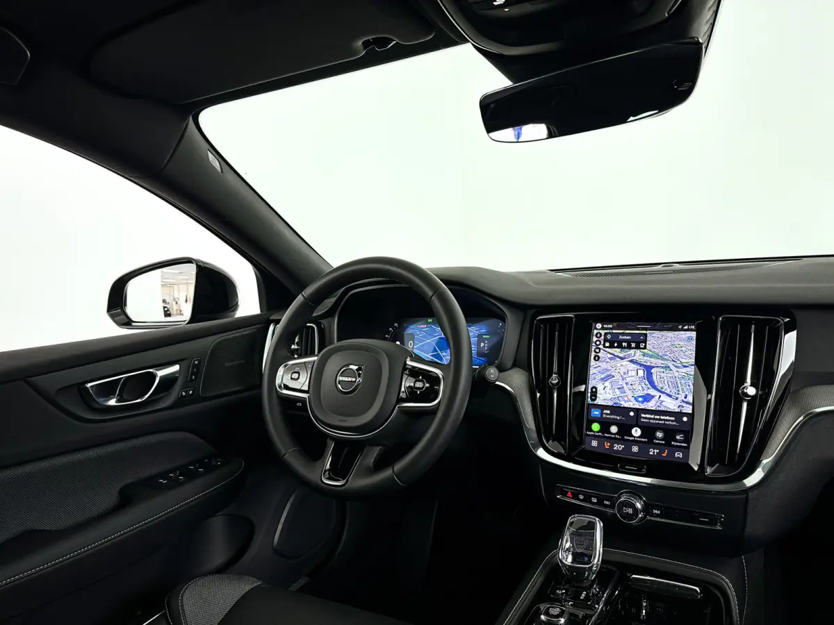 T8 Plug-in hybrid AWD Plus Dark | SOH 100% | Panoramadak | 360° camera | Head-up display | Harman Kardon | Stoel- en stuurverwarming | Trekhaak