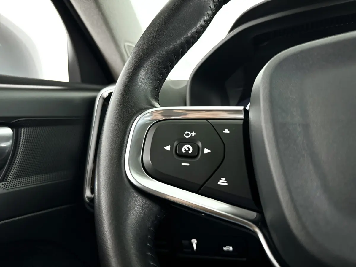 T3 Momentum Pro | Panoramadak | Parkeercamera | Stoelverwarming
