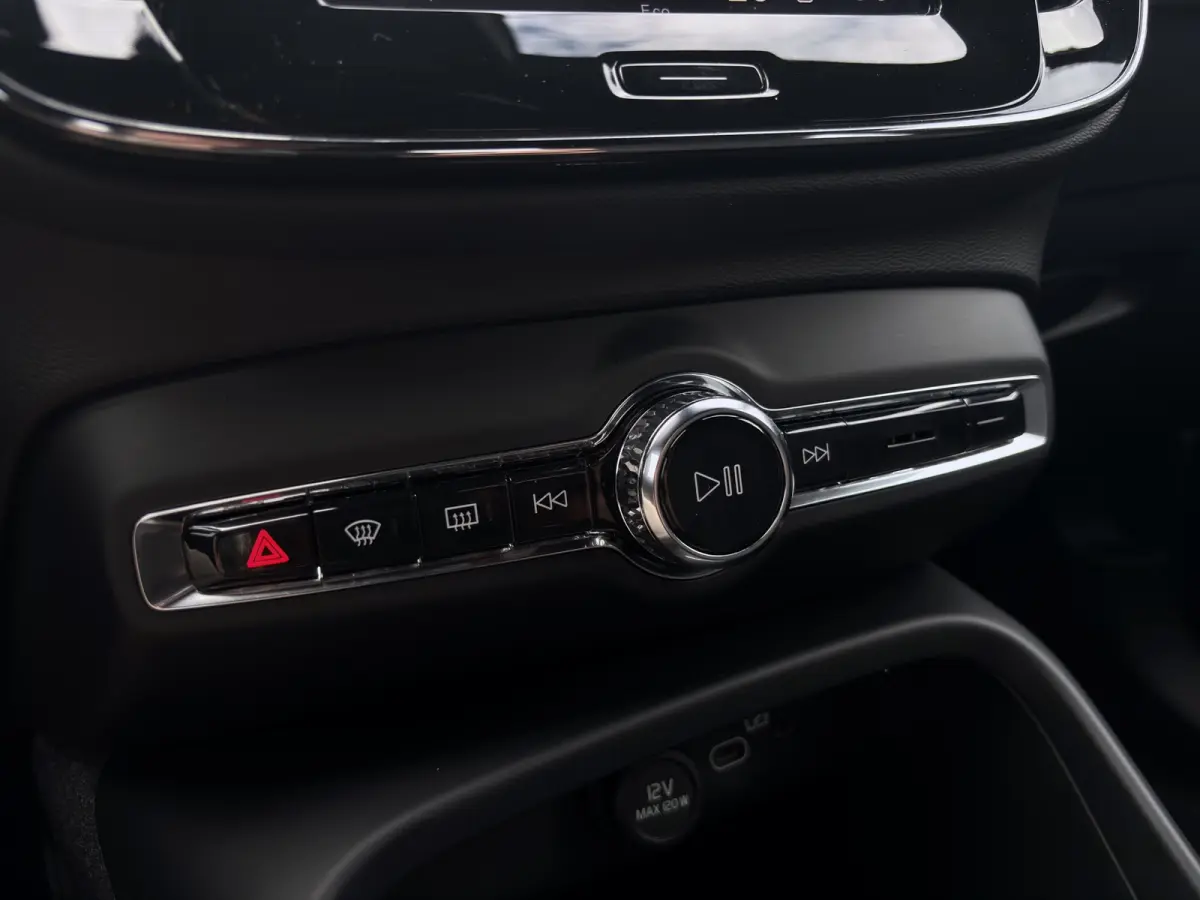 Single Motor Extended Range Plus 82 kWh | Camera | Stoelverwarming | Adap. Cruise | Apple Carplay