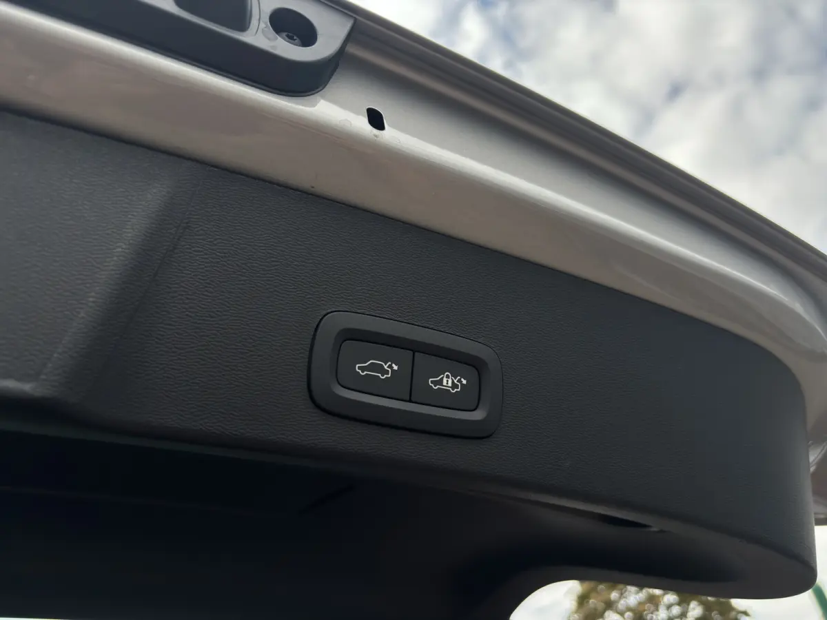 Single Motor Extended Range Plus 82 kWh | Camera | Stoelverwarming | Adap. Cruise | Apple Carplay