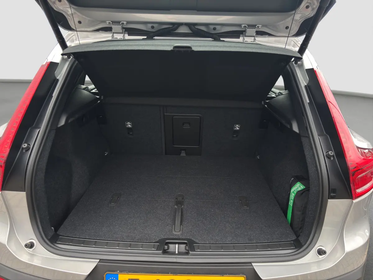 Single Motor Extended Range Plus 82 kWh | Camera | Stoelverwarming | Adap. Cruise | Apple Carplay