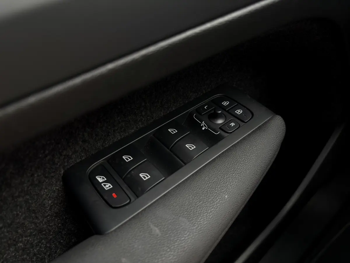 Single Motor Extended Range Plus 82 kWh | Camera | Stoelverwarming | Adap. Cruise | Apple Carplay