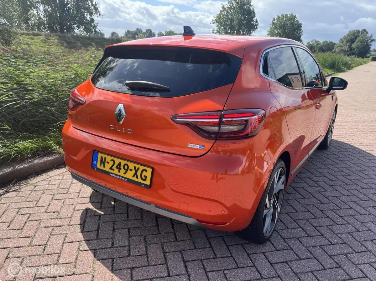 1.6 E-Tech Hybrid 140 R.S. Line + Leer