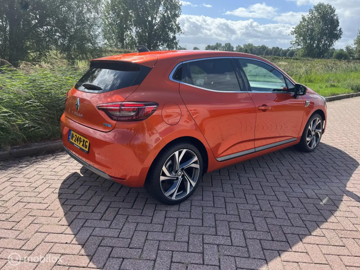 1.6 E-Tech Hybrid 140 R.S. Line + Leer