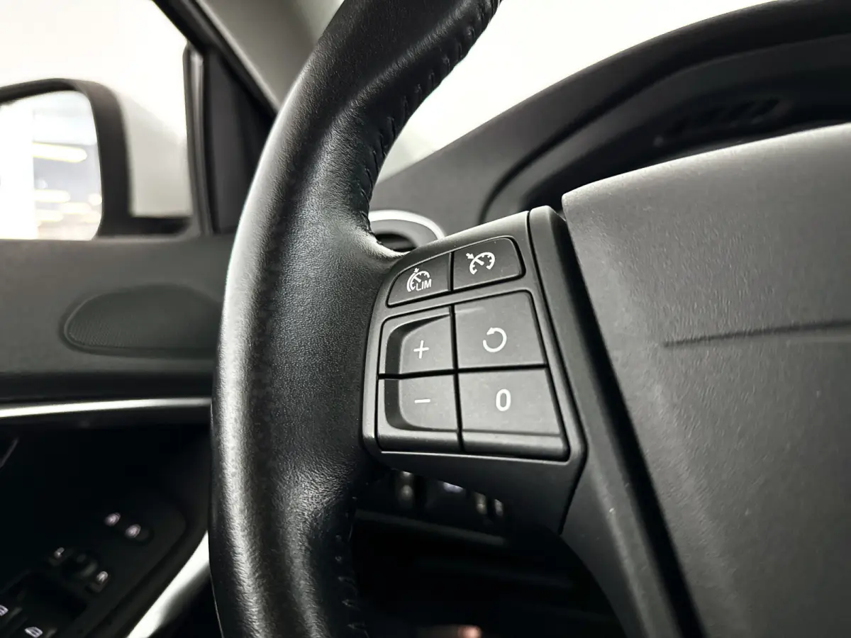 2.0 T2 Nordic | Park assist | Airco | Cruise control