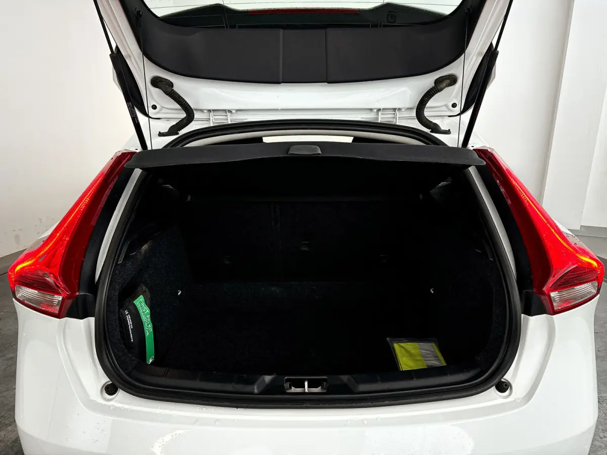 2.0 T2 Nordic | Park assist | Airco | Cruise control