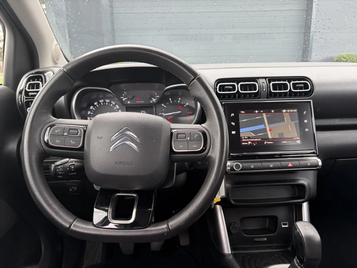 1.2 PureTech Feel ✓1e Eigenaar✓Nieuwe D-riem✓Draadloze telefoonlader✓Carplay✓Navi✓Clima✓Cruise ✓Pdc✓Lm velgen✓Net beurt gehad✓Rijstrooksensor✓N.A.P✓Apk tot 09-2027