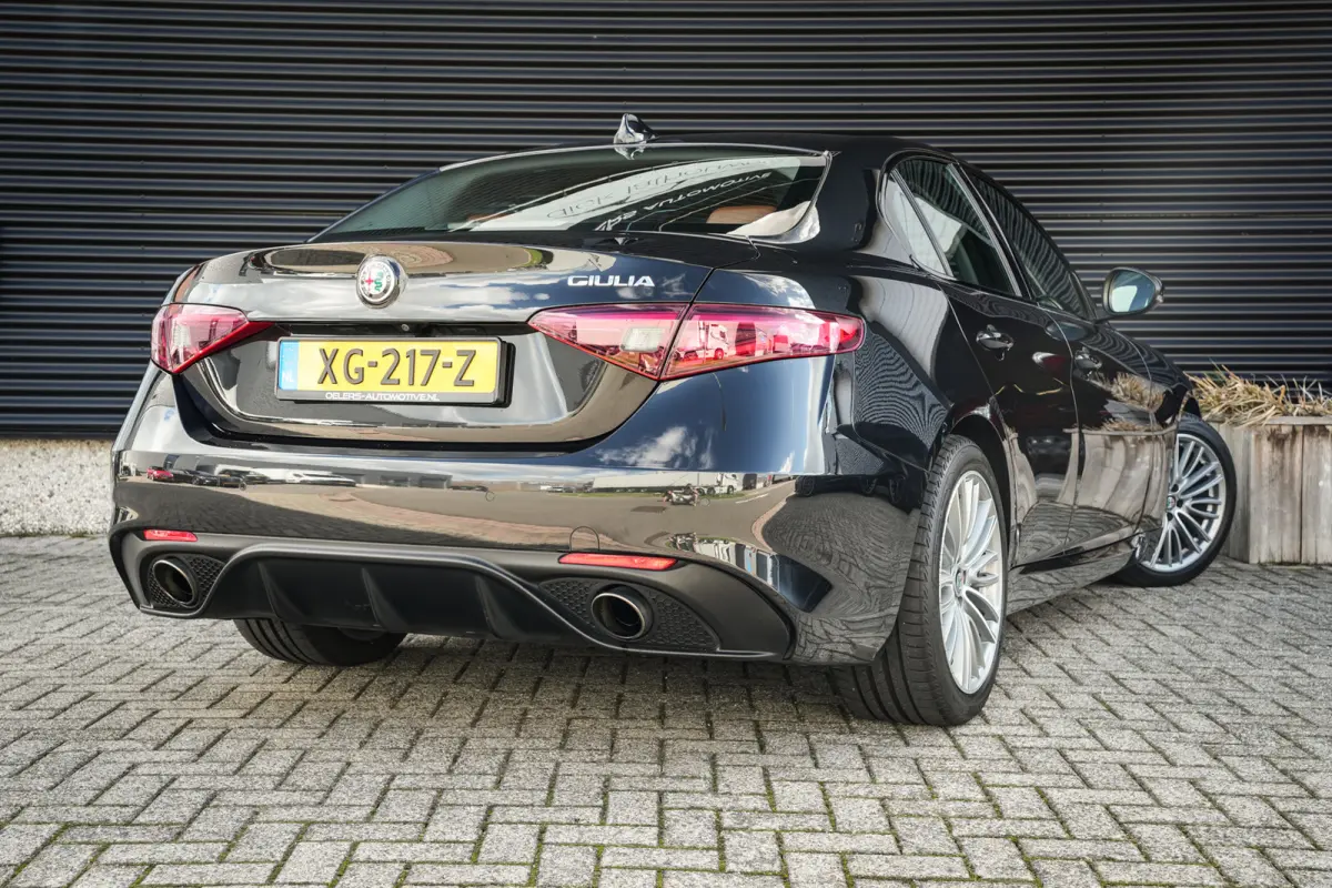 2.0T Super | Org. NL | Veloce pack | ACC | Leder | CarPlay | Navi | Stoelverw. | Metallic |