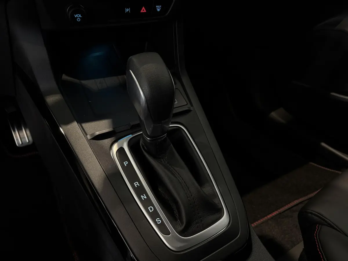 1.0 EcoBoost ST-Line X | AUTOMAAT | WINTER PACK | CAMERA | NAVI | B&O AUDIO | SNEL LEVERBAAR! |