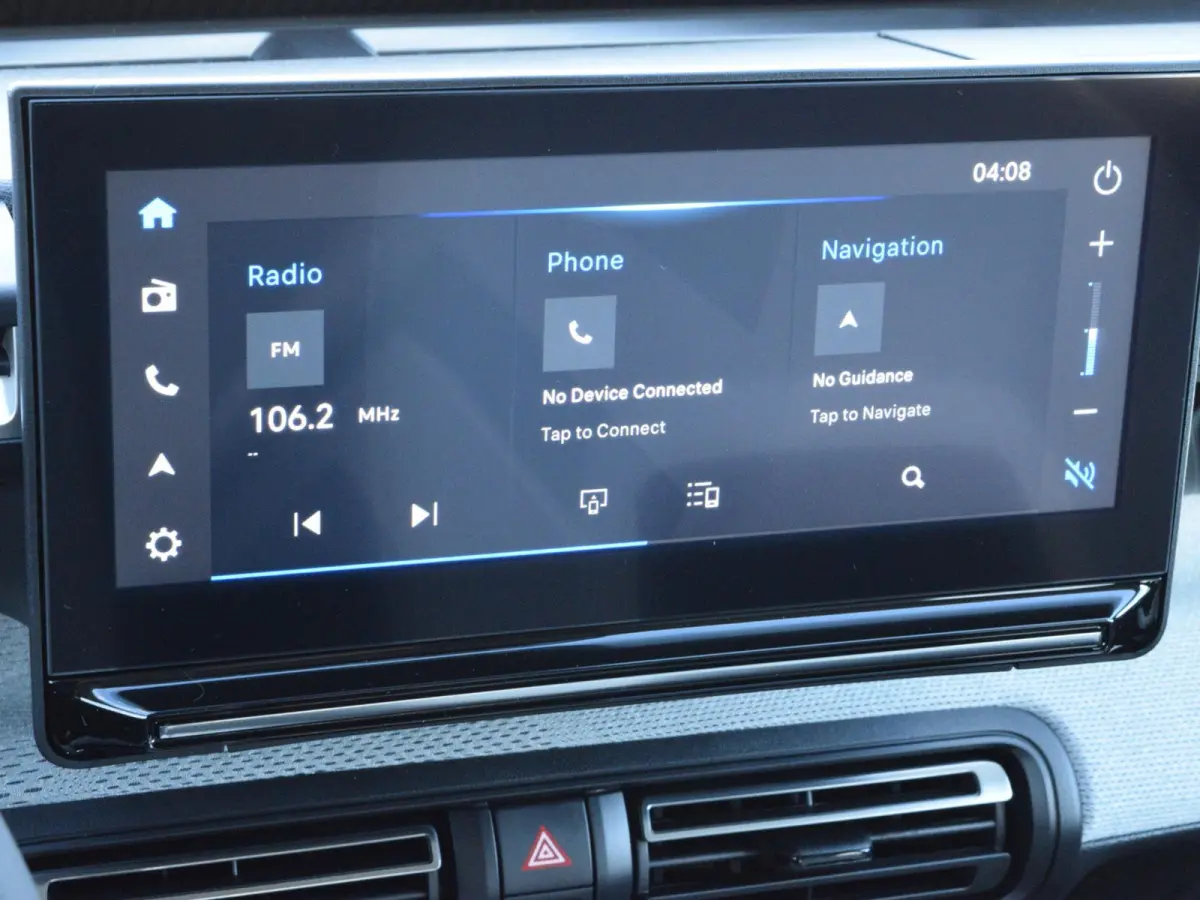 1.2 Hybrid 110pk MAX | AUTOMAAT | WIT DAK | PARKEERSENSOREN MET CAMERA | CLIMATE CONTROL | NAVI | CARPLAY