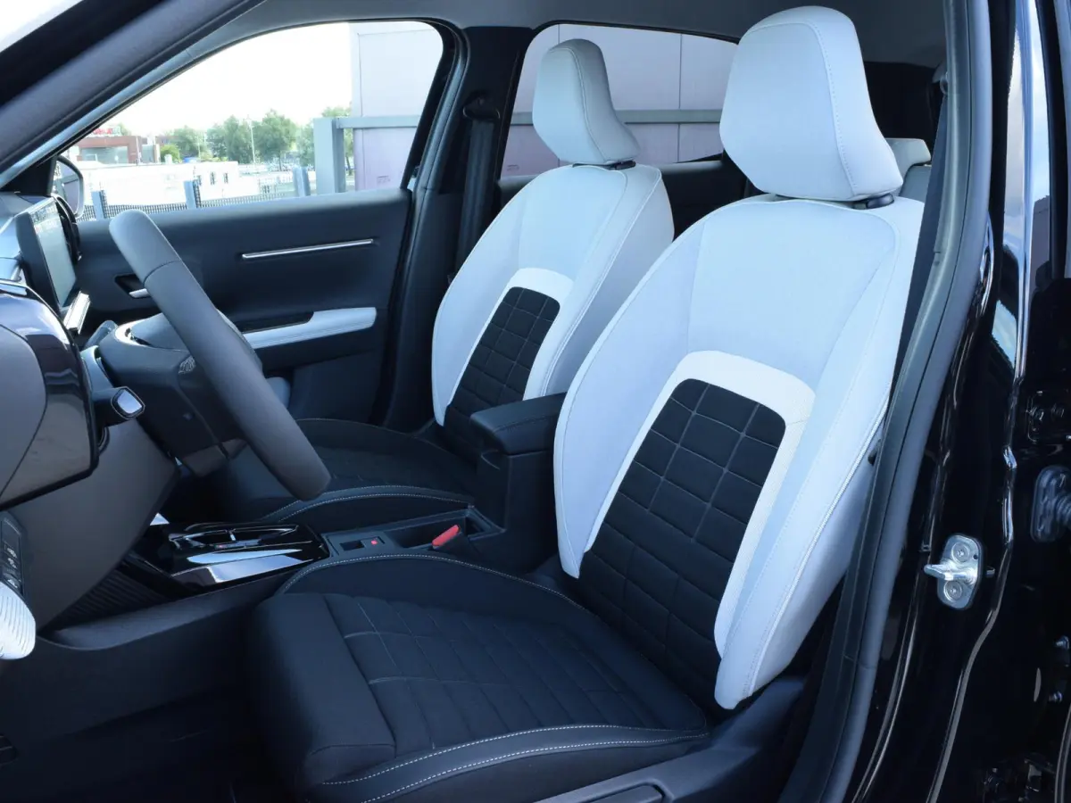 1.2 Hybrid 110pk MAX | AUTOMAAT | WIT DAK | PARKEERSENSOREN MET CAMERA | CLIMATE CONTROL | NAVI | CARPLAY