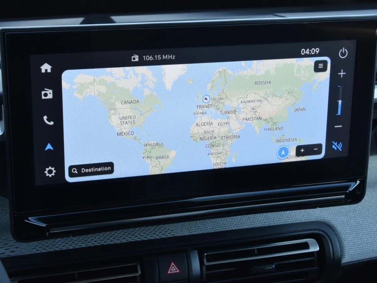 1.2 Hybrid 110pk MAX | AUTOMAAT | WIT DAK | PARKEERSENSOREN MET CAMERA | CLIMATE CONTROL | NAVI | CARPLAY