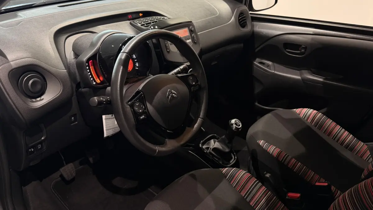 1.0 VTi Feel - AIRCO - BLUETOOTH - ZUINIG